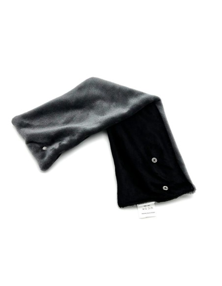 Cuello pelo negro liso Cuello pelo negro liso