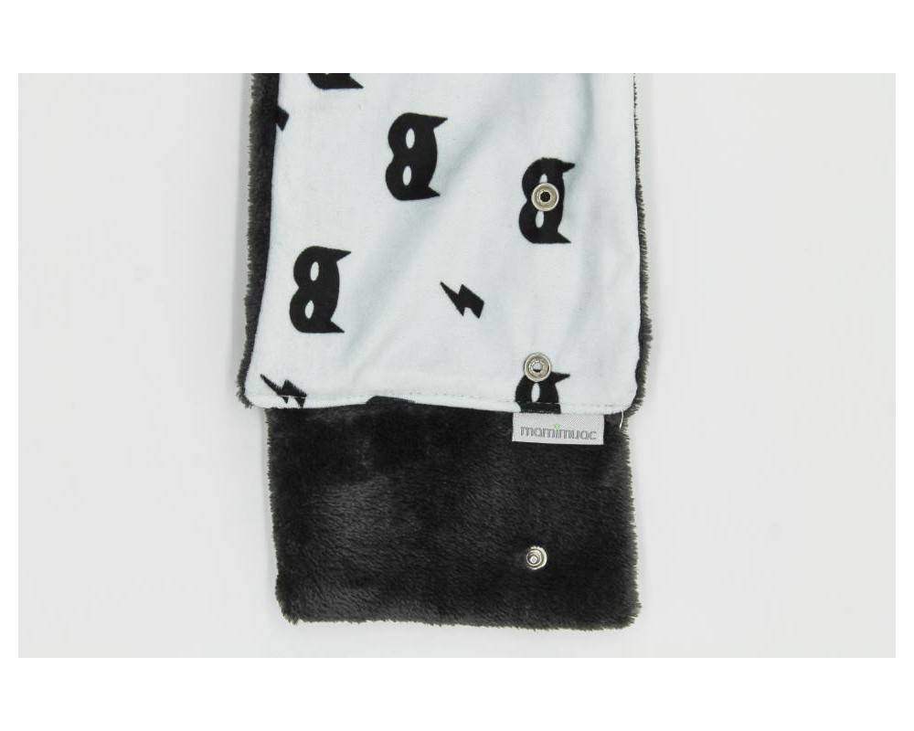 Cuello pelo mascara blanca