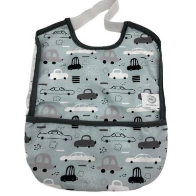 BABERO GOMA IMP  COCHES VERDE