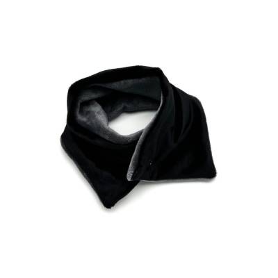 Cuello pelo negro liso