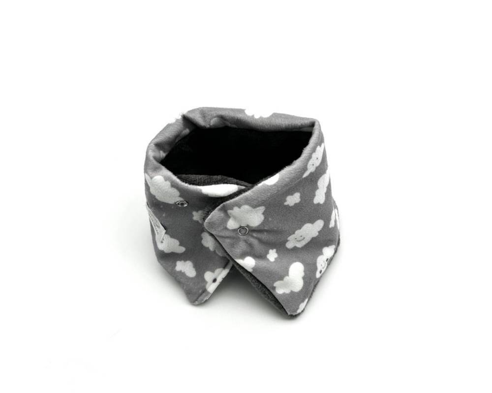 Cuello pelo nube gris