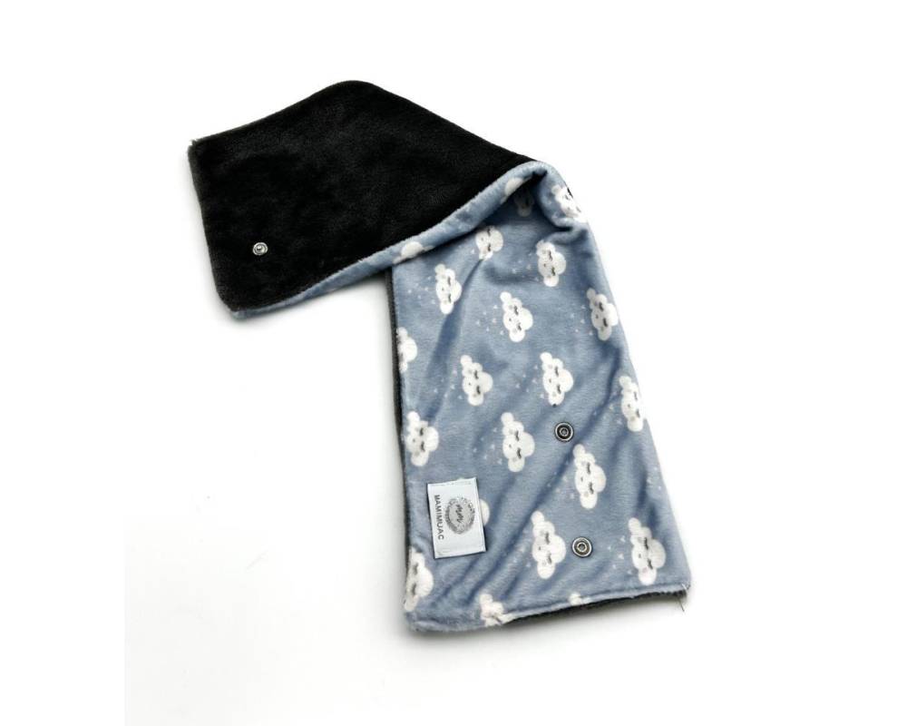 Cuello pelo nube corazón azul