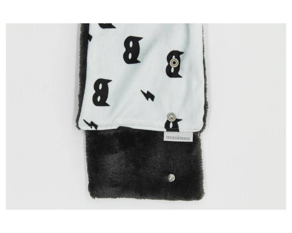 Cuello pelo mascara blanca