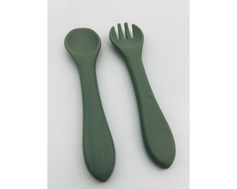 CUBIERTOS SILICONA VERDE MUSGO