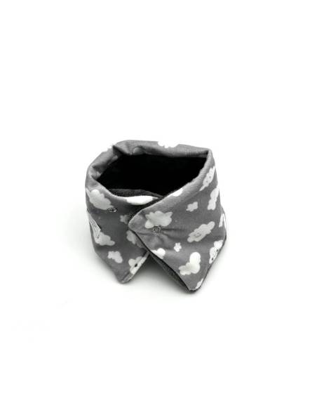 Cuello pelo nube gris