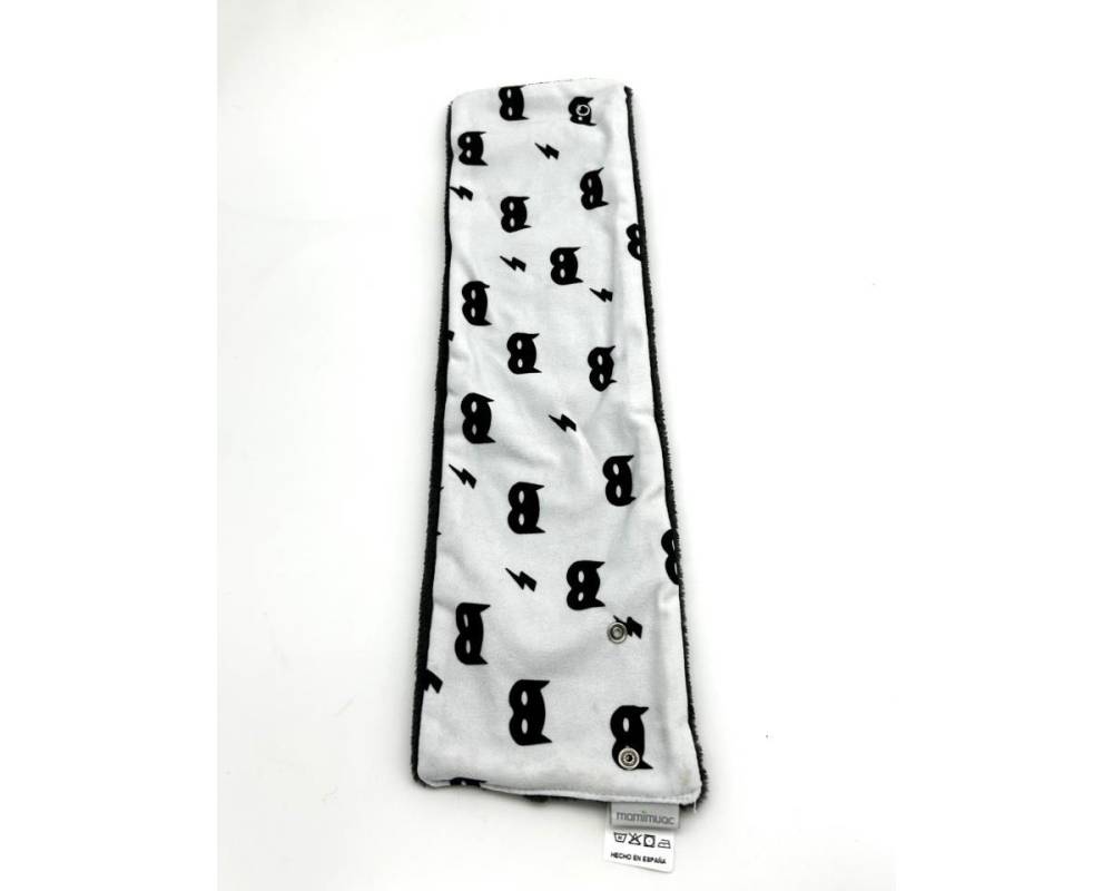 Cuello pelo mascara blanca