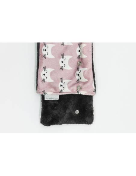 Cuello pelo gato rosa